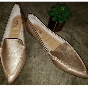 Rose gold loafer Me Too